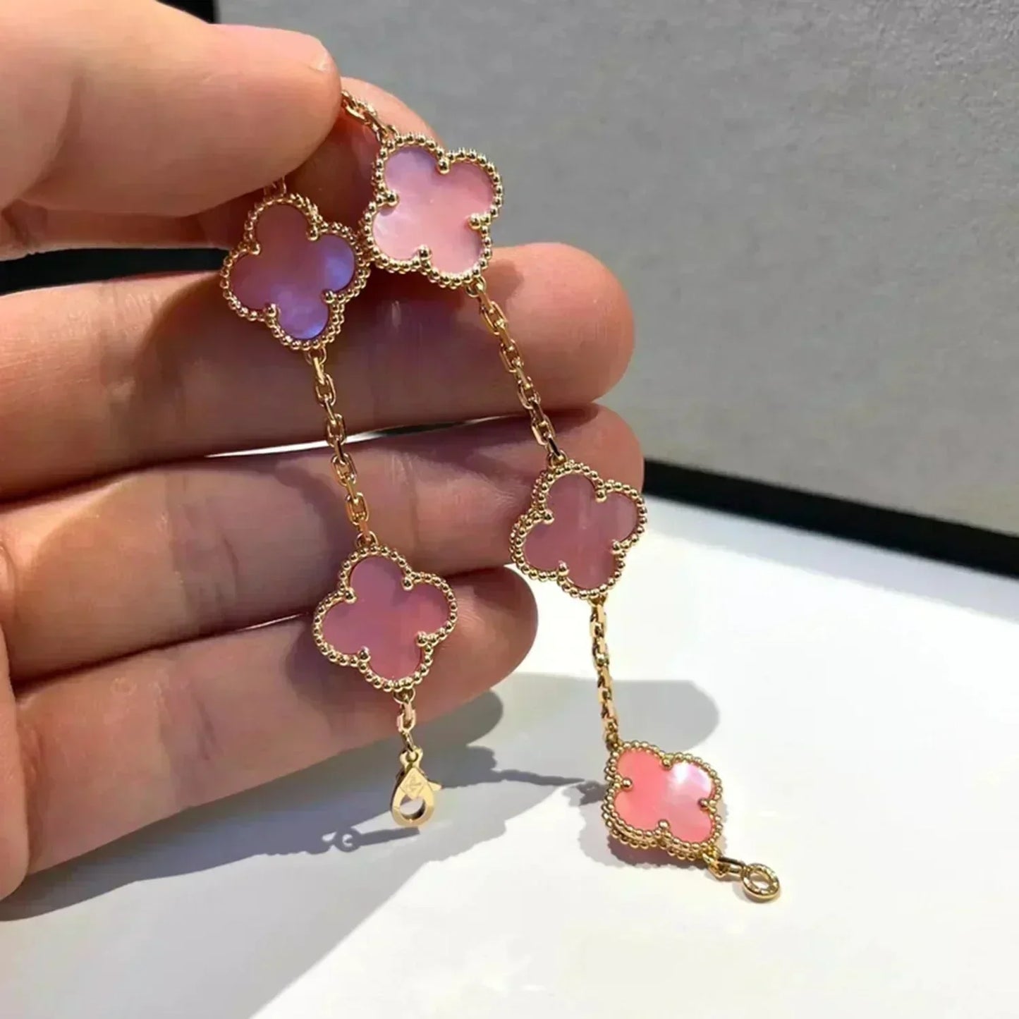 [Glow Jewelry]New  CLOVER 5 MOTIFS  PINK MOP BRACELET COLLECTION