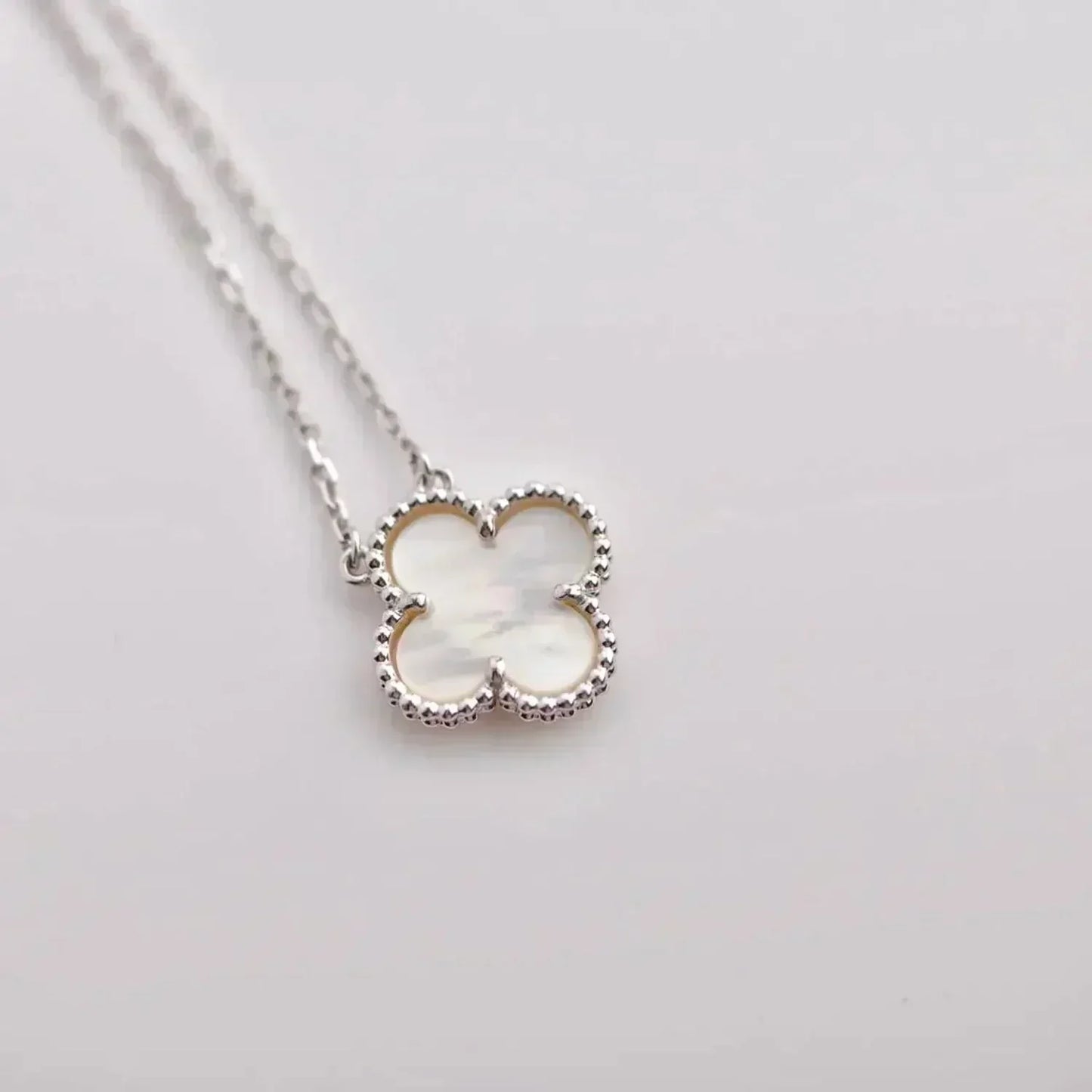 ¡®Glow Jewelry¡¯CLOVER  15MM WHITE MOTHER-OF-PEARL SILVER