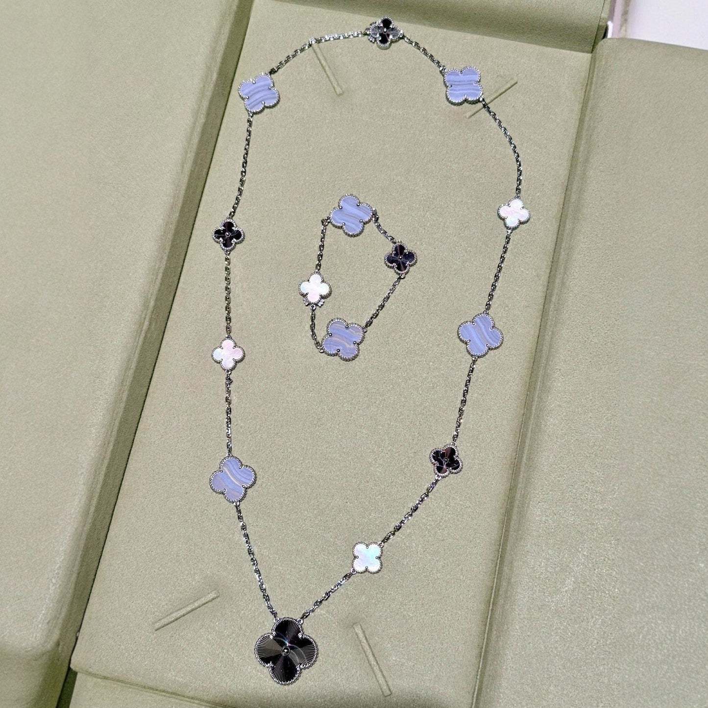 [Glow Jewelry]DETACHABLE CLOVER 15(11+4) FLOWER SILVER NECKLACE SET