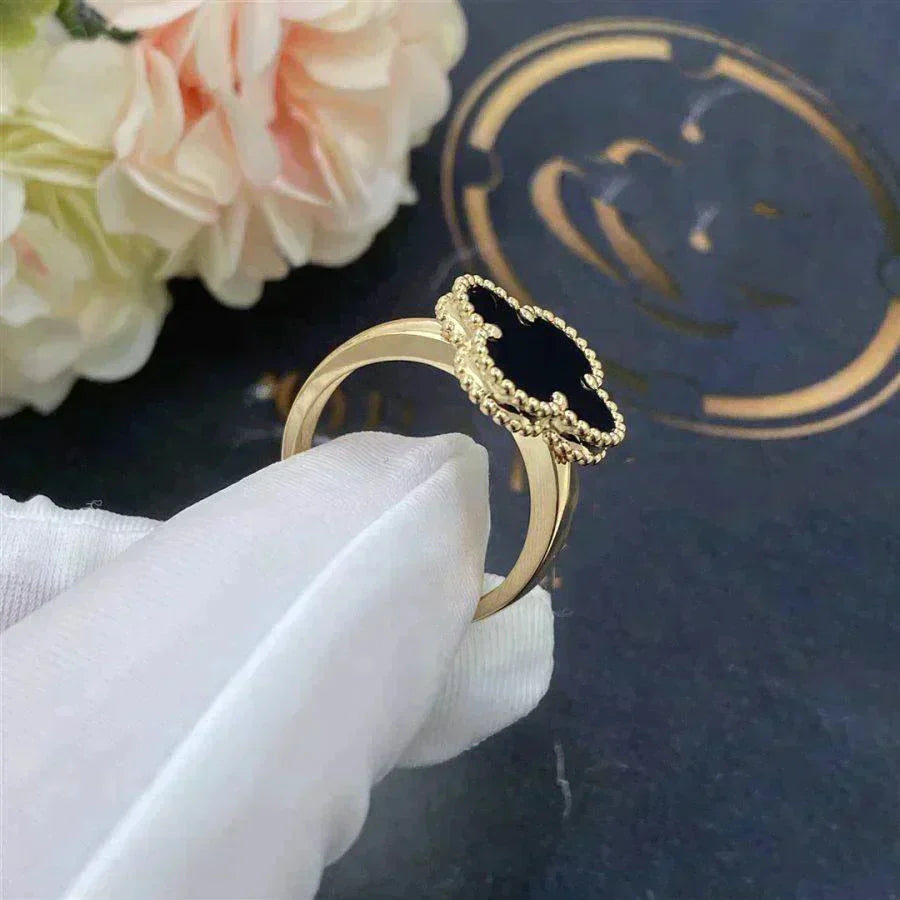 ¡®Glow Jewelry¡¯CLOVER ONYX RING