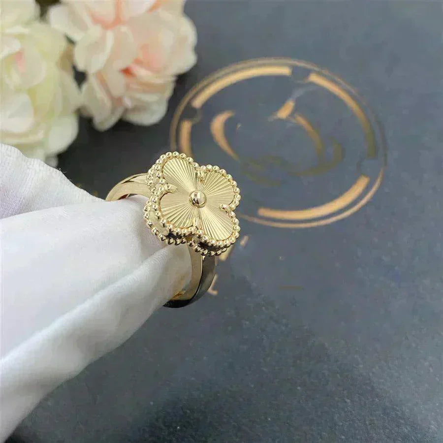 ¡®Glow Jewelry¡¯CLOVER GOLD RING