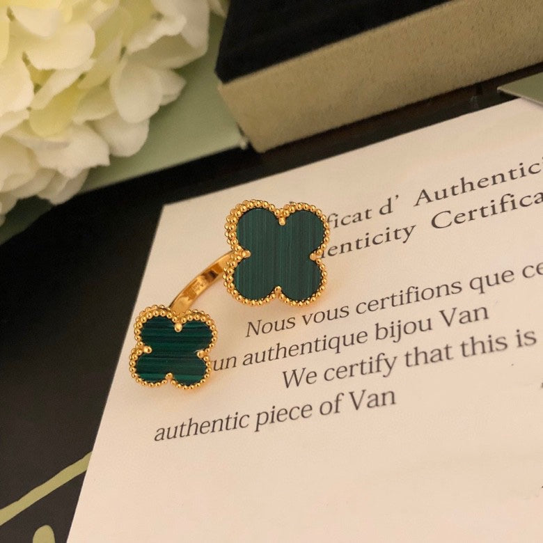 ¡®Glow Jewelry¡¯CLOVER BETWEEN THE FINGER RING