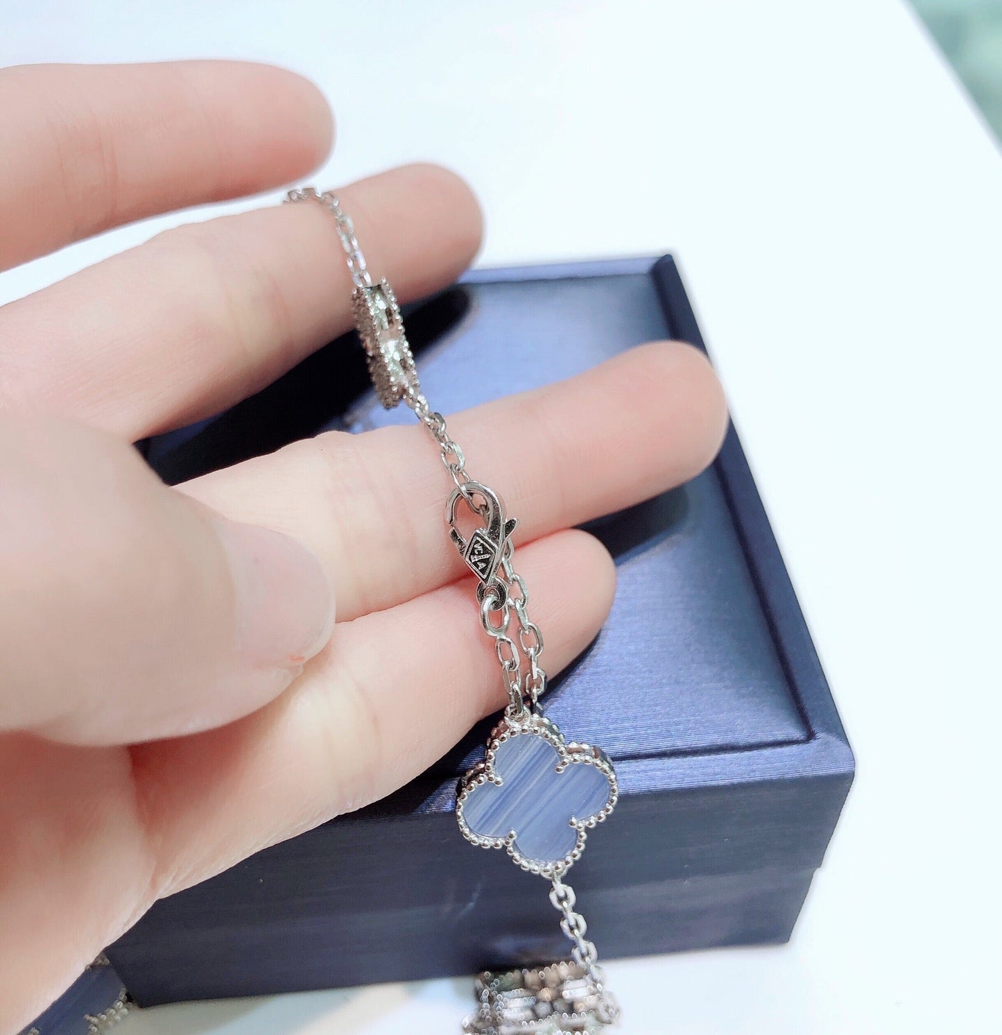 [Glow Jewelry]CLOVER 10 MOTIFS CHALCEDONY DIAMONDS SILVER NECKLACE